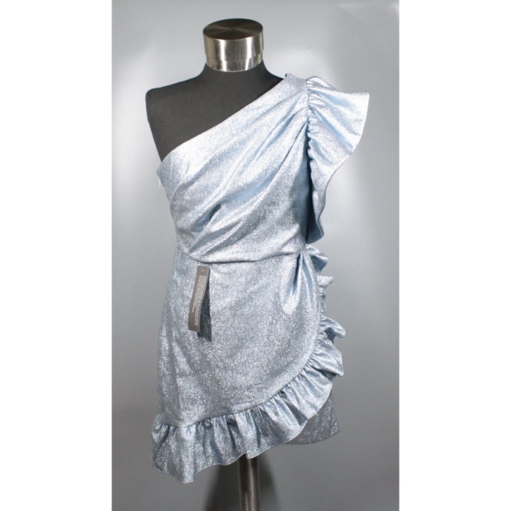 One shoulder dress